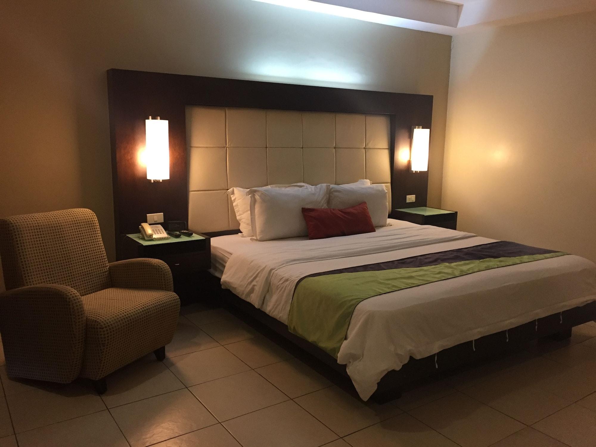 Circle Inn - Iloilo City Center Ngoại thất bức ảnh