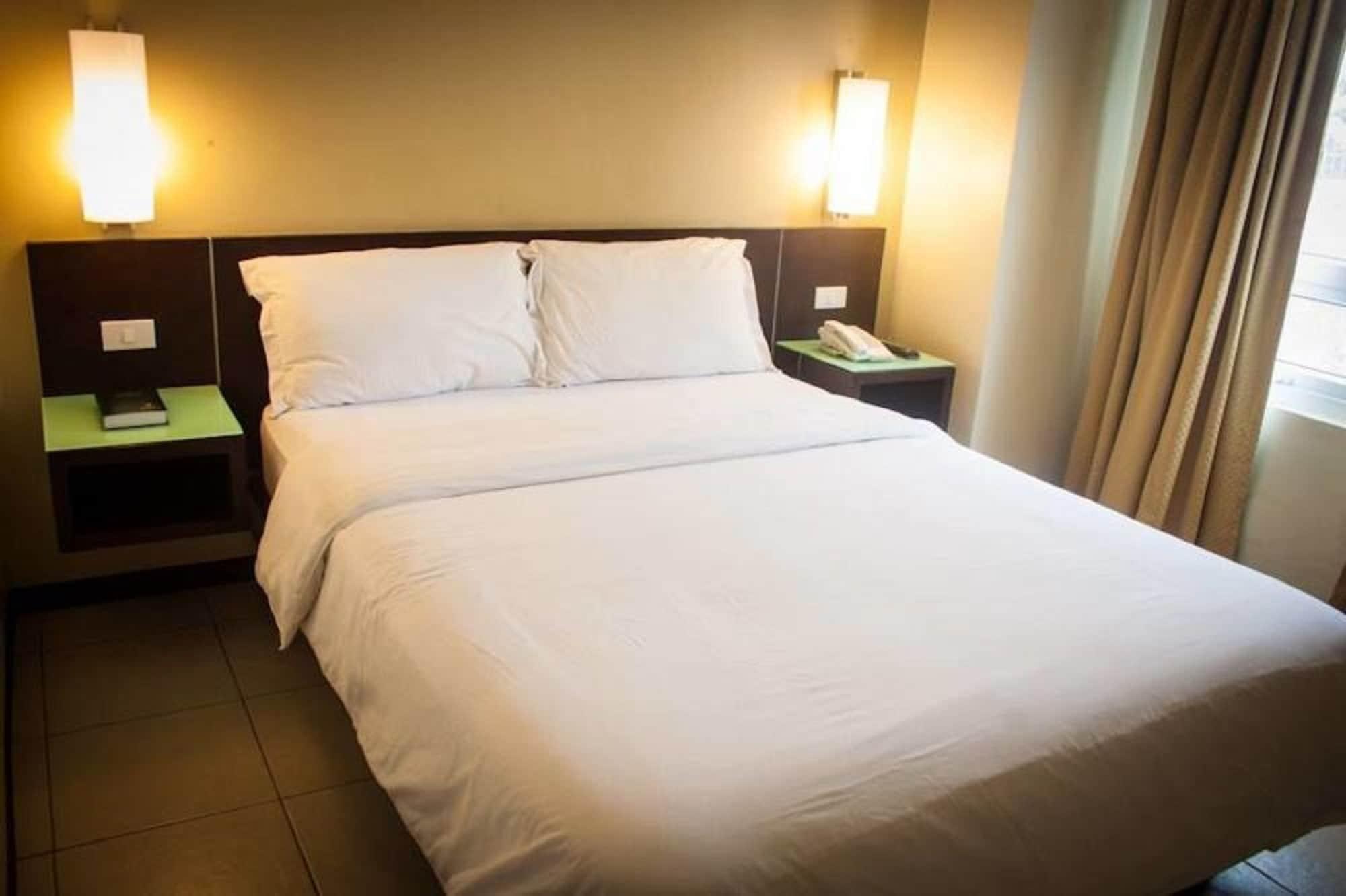 Circle Inn - Iloilo City Center Ngoại thất bức ảnh