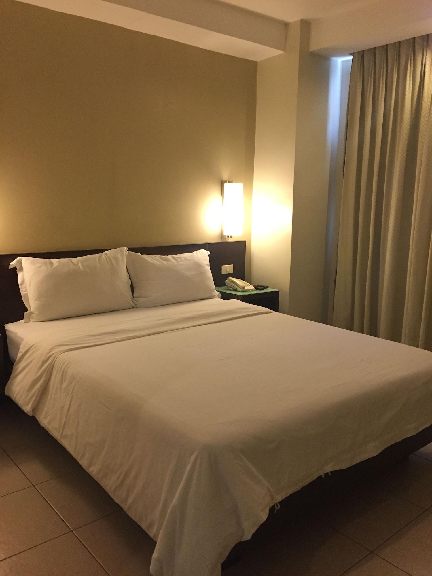 Circle Inn - Iloilo City Center Ngoại thất bức ảnh