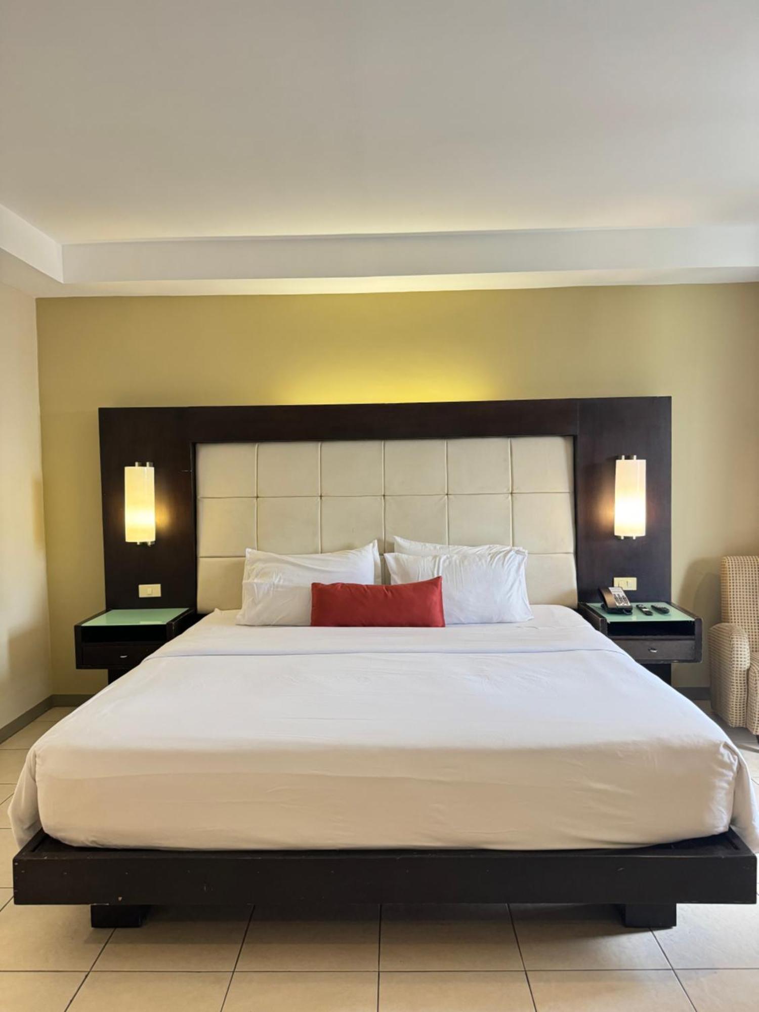 Circle Inn - Iloilo City Center Ngoại thất bức ảnh