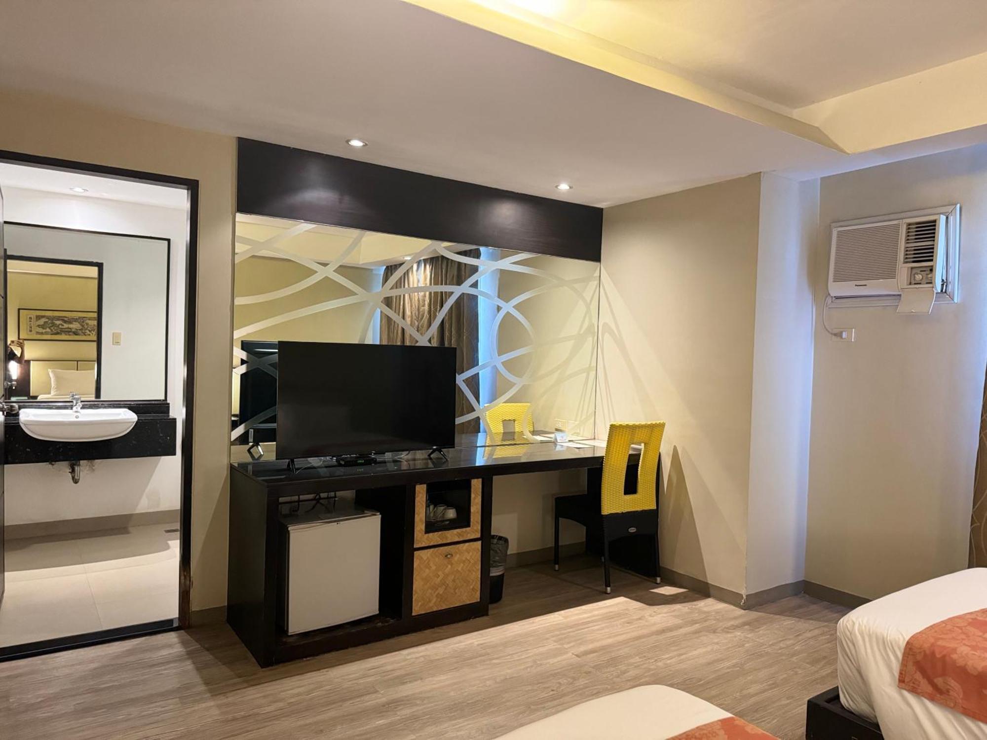 Circle Inn - Iloilo City Center Ngoại thất bức ảnh
