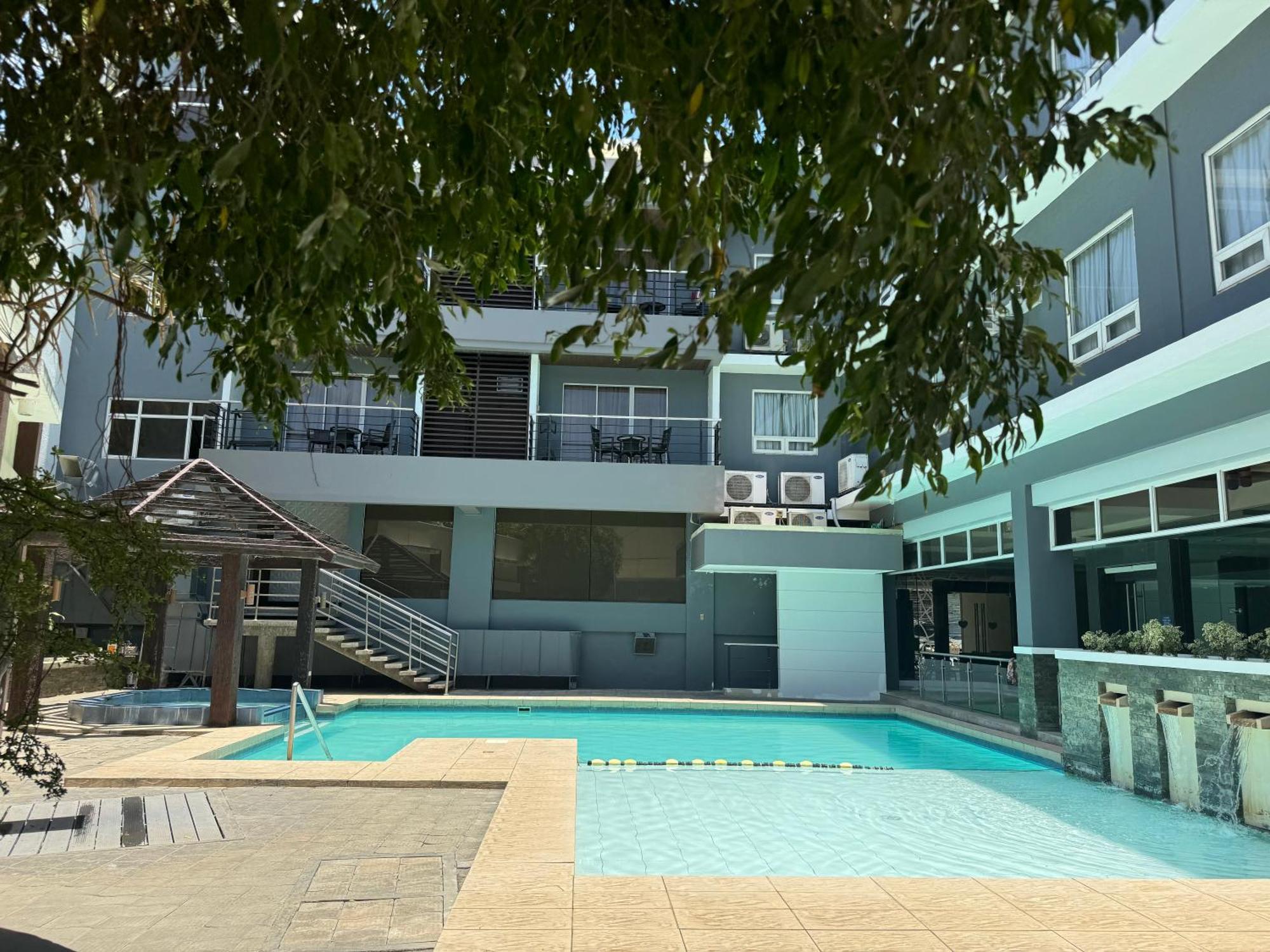 Circle Inn - Iloilo City Center Ngoại thất bức ảnh